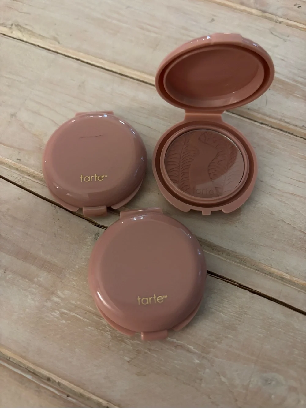 tarte blush compact in paaarty. Set of 3 (703)